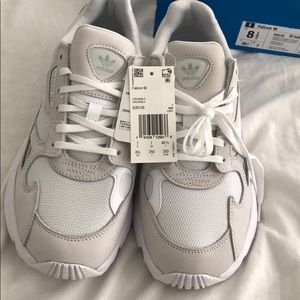 Adidas falcon w